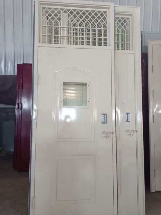 昌吉学校教室门 昌吉学校教室门