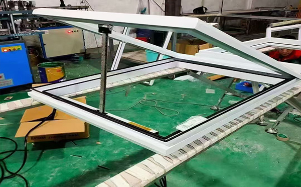 某地下车库出入口昌吉排烟窗配置工程